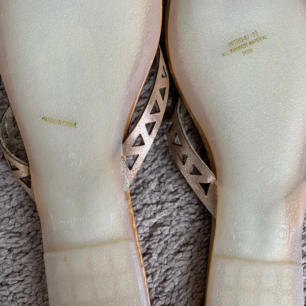 Gold Sandals by Sunny Feet (7 1/2) - Picture 3 of 4